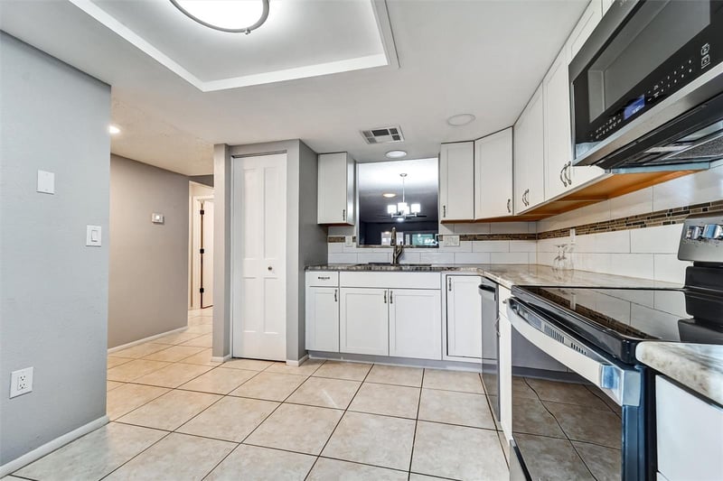 8330 High Point Cir #6, Port Richey, FL 34668