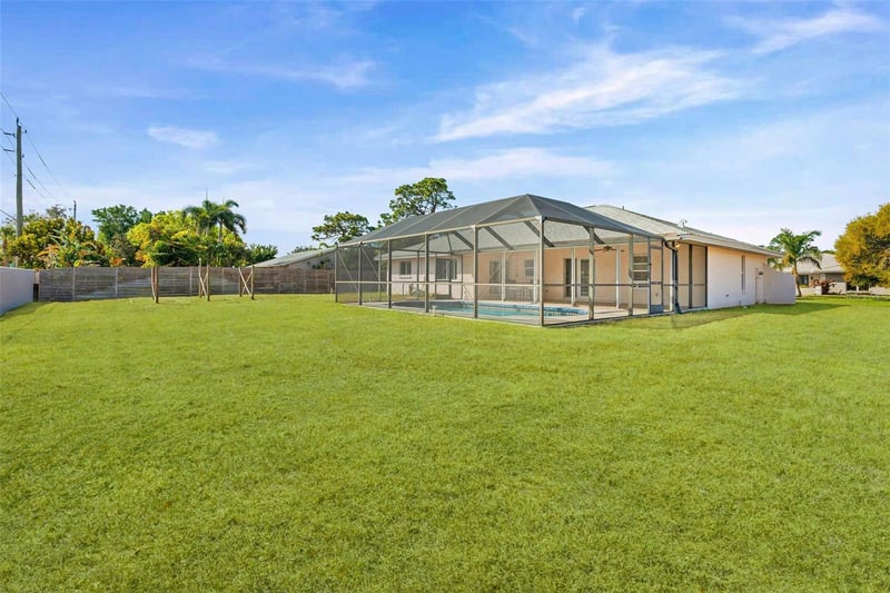 8219 Timber Lake Ln, Sarasota, FL 34243