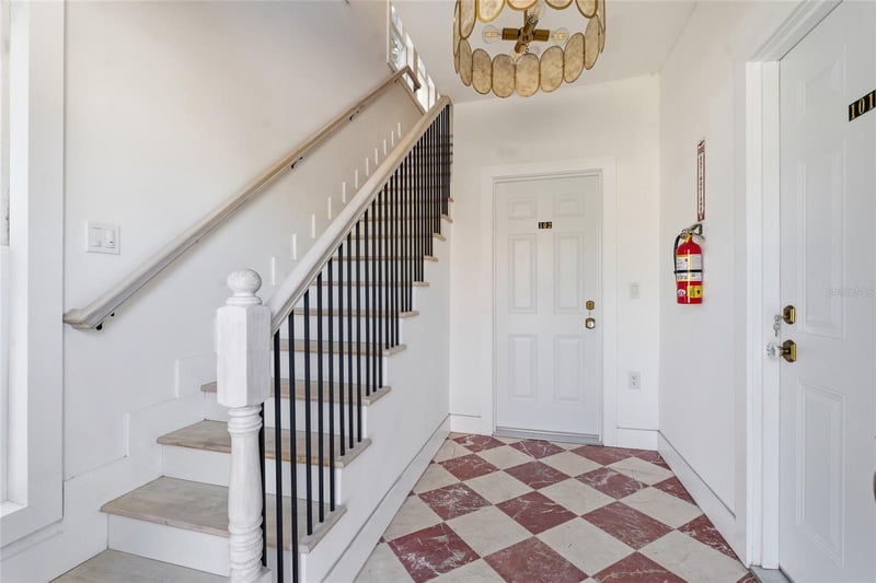 326 6th Ave, St Petersburg, FL 33701