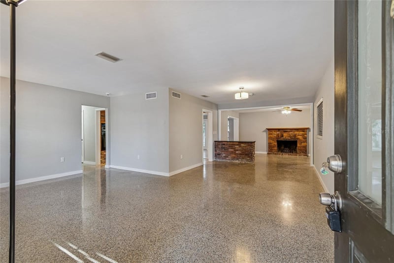 4633 Longfellow Ave, Tampa, FL 33629
