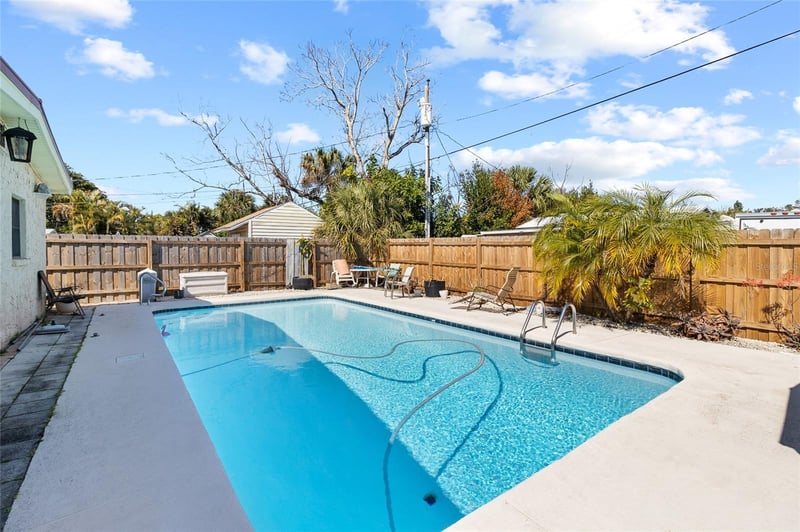 3900 70th St, St Petersburg, FL 33709