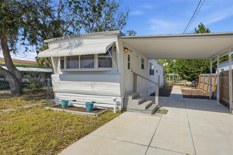 6727 Albatross Ln, Hudson, FL 34667