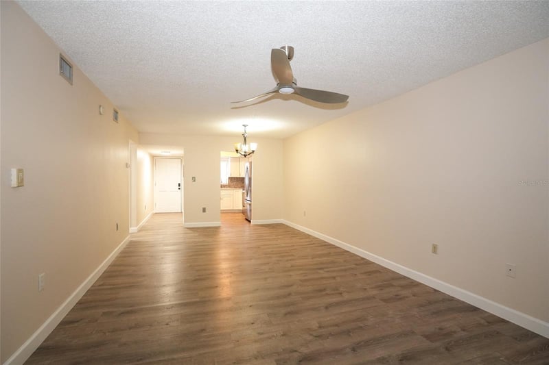 3502 Lake Bayshore Dr #K102, Bradenton, FL 34205