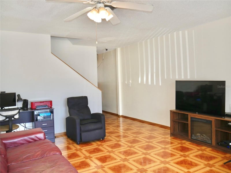 1907 Fluorshire Dr, Brandon, FL 33511