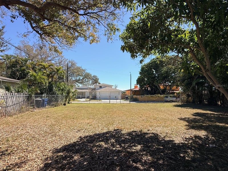 Ling A Mor Ter, St Petersburg, FL 33705