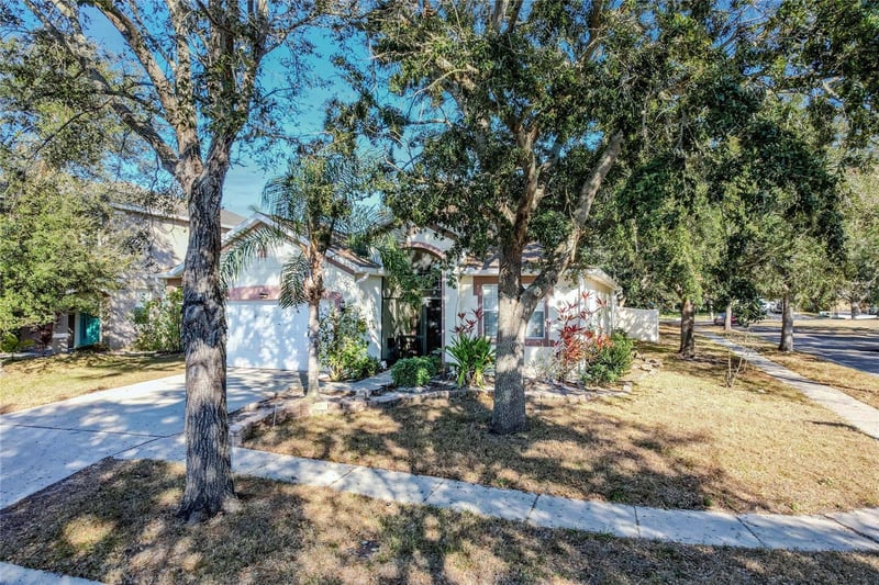 6803 Guilford Crest Dr, Apollo Beach, FL 33572