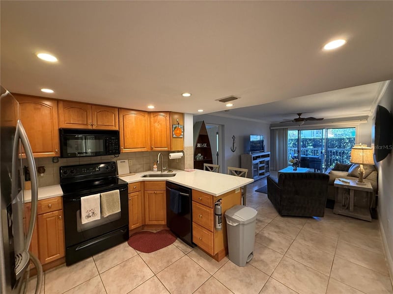 950 Broadway #107, Dunedin, FL 34698