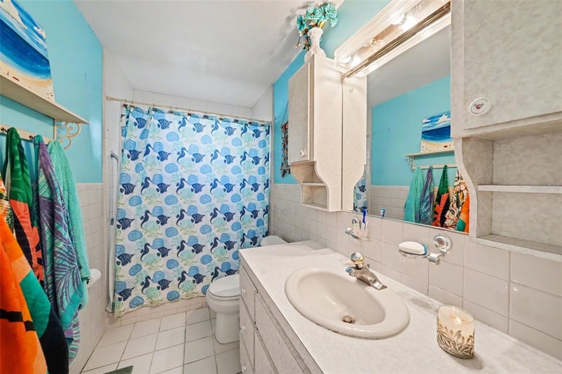 701 Poinsettia Rd #240, Belleair, FL 33756