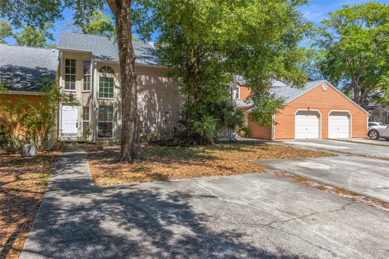 9465 Forest Hills Cir, Tampa, FL 33612