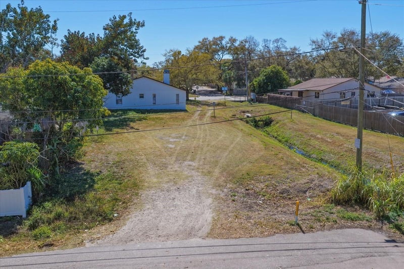 Braginton St, Largo, FL 33756