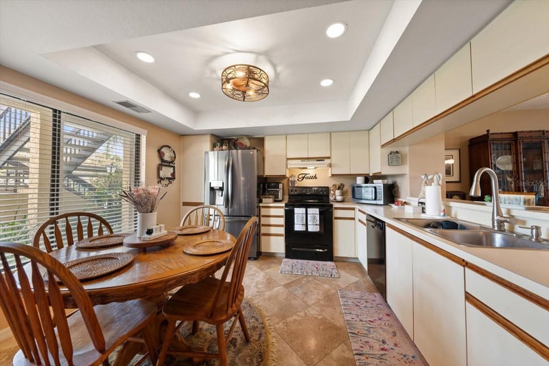 1801 Lake Rd #10D, Palm Harbor, FL 34685