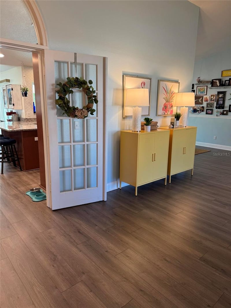 1407 Queensbury Ave, Valrico, FL 33596