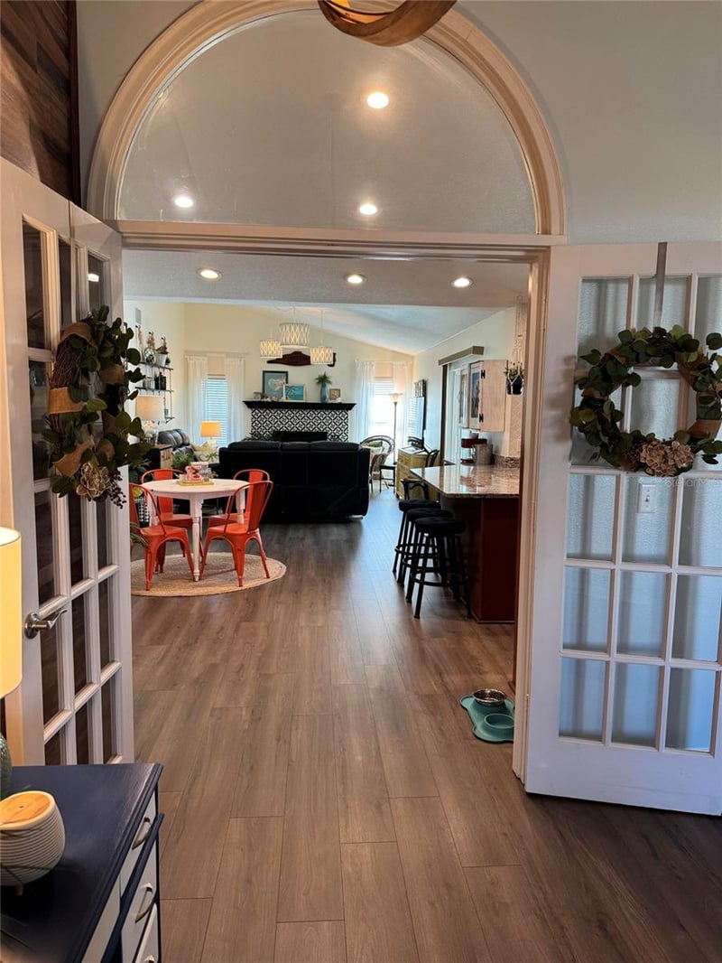 1407 Queensbury Ave, Valrico, FL 33596