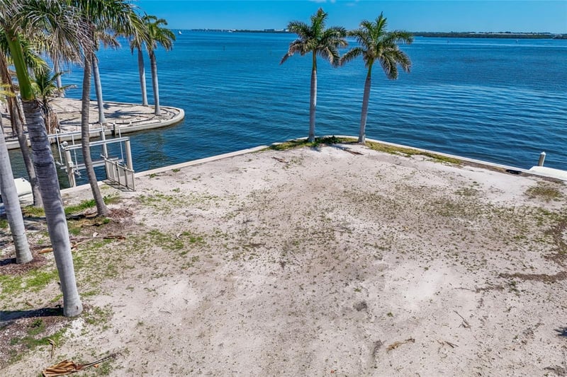 407 20th Pl, Bradenton Beach, FL 34217