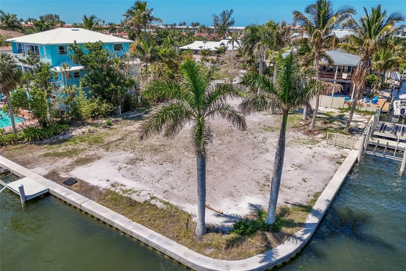 407 20th Pl, Bradenton Beach, FL 34217