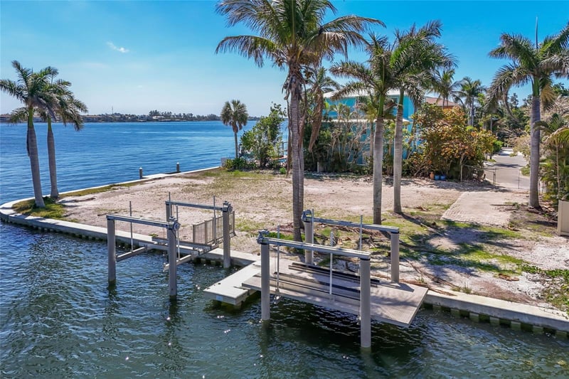 407 20th Pl, Bradenton Beach, FL 34217