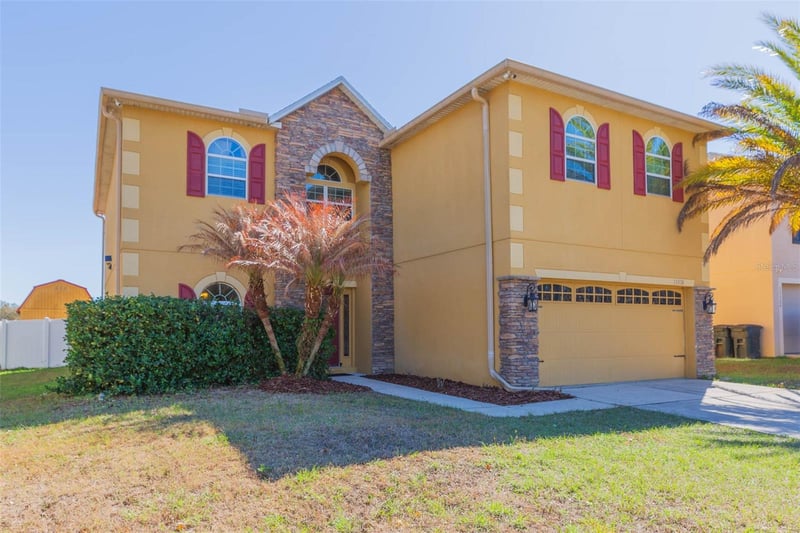 13330 Waterford Castle Dr, Dade City, FL 33525