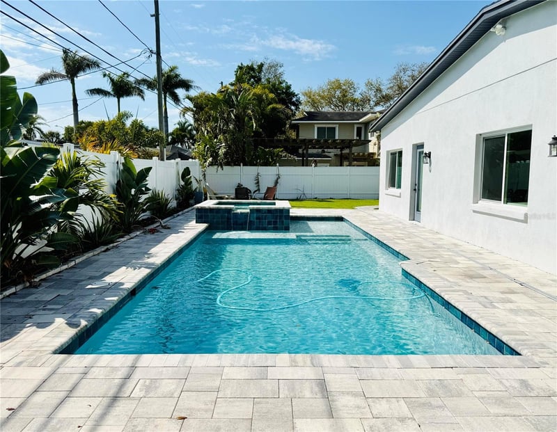 8280 32nd Ave, St Petersburg, FL 33710