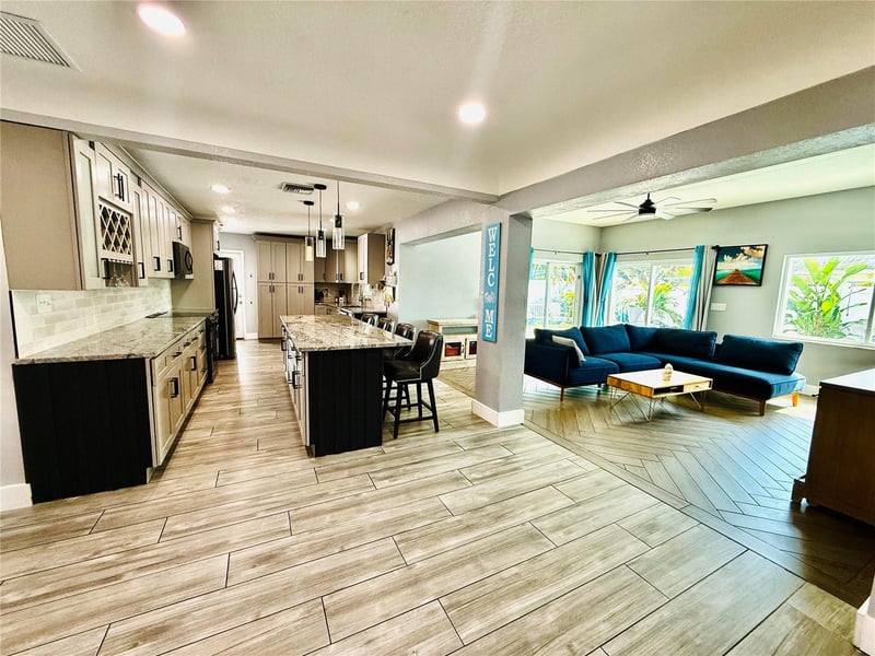 8280 32nd Ave, St Petersburg, FL 33710