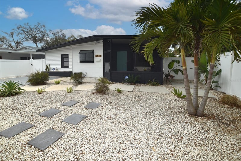 8042 36th Ave, St Petersburg, FL 33710
