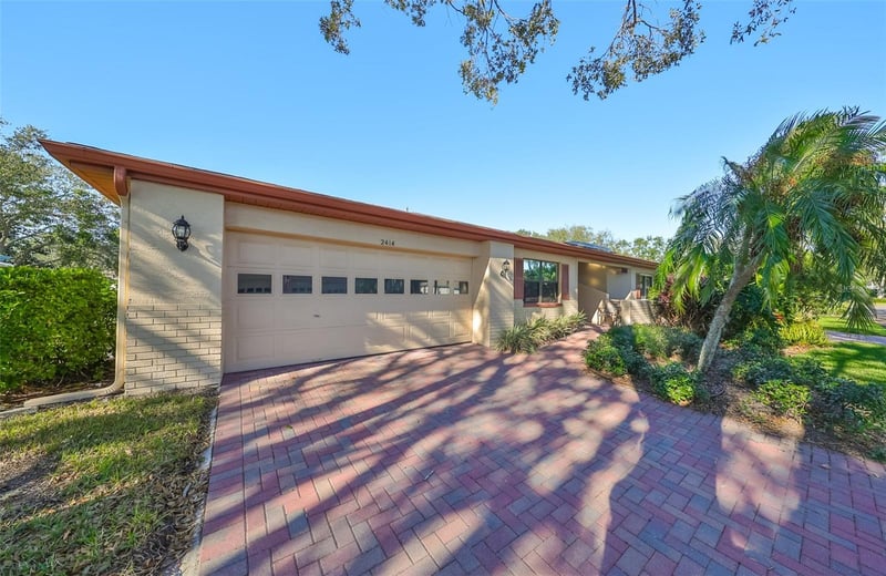 2414 Locksley St, Sun City Center, FL 33573