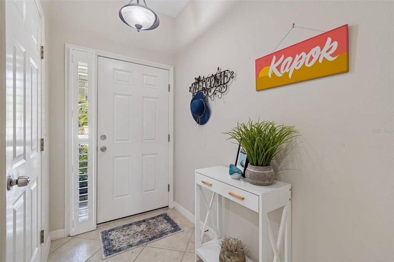 11133 Kapok Grand Cir, Madeira Beach, FL 33708