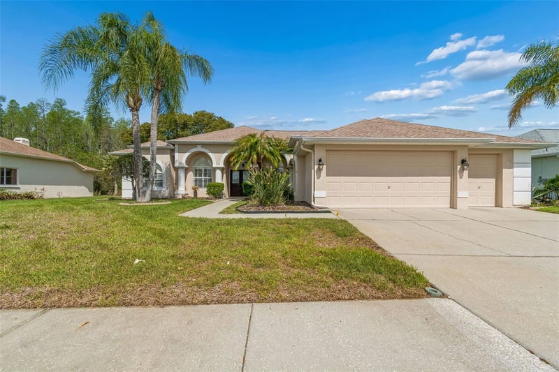 7424 Melogold Cir, Land O Lakes, FL 34637