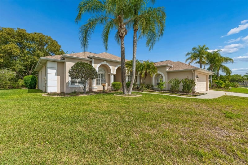 7424 Melogold Cir, Land O Lakes, FL 34637
