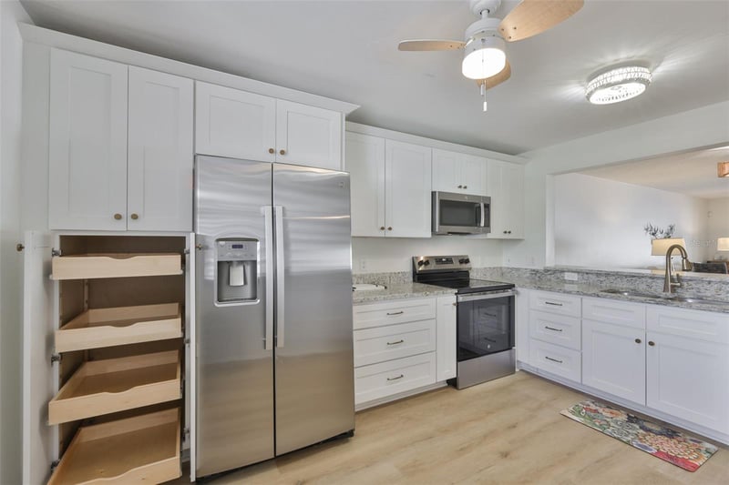 597 Lakeside Dr #597, Bradenton, FL 34210