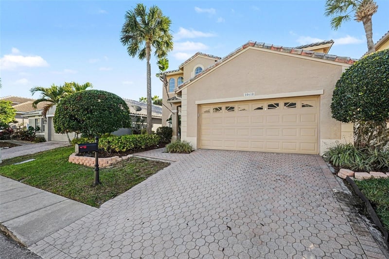 10618 Hatteras Dr, Tampa, FL 33615