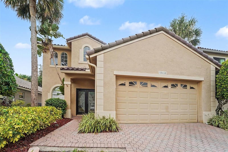 10618 Hatteras Dr, Tampa, FL 33615