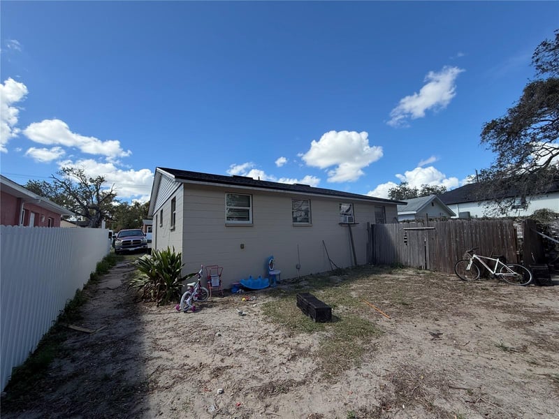 8421 16th St, Tampa, FL 33604