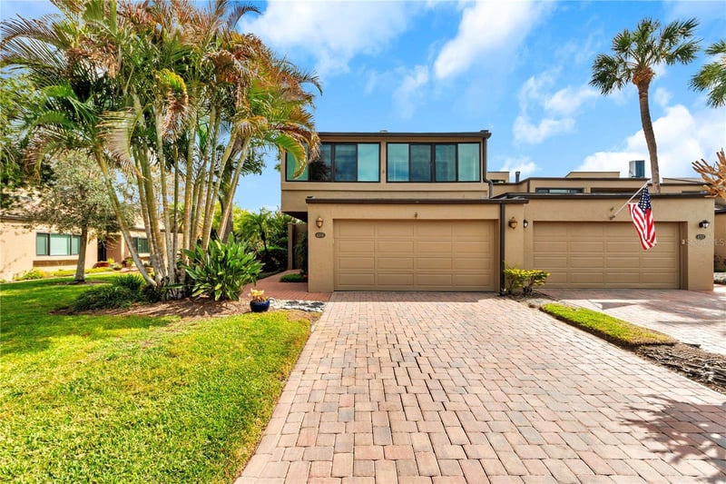 4508 Rolling Green Ln, Tampa, FL 33618