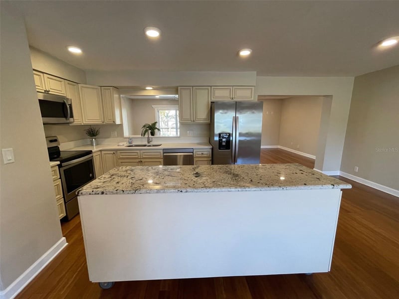 6556 27th St, St Petersburg, FL 33702