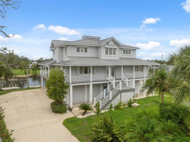 1906 Gulfview Dr, Holiday, FL 34691
