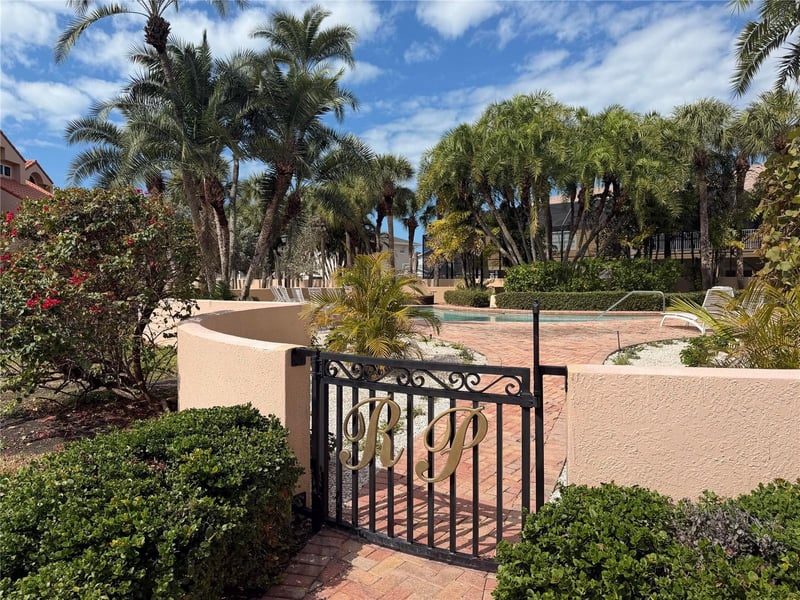 1630 Royal Palm Dr #A, St Petersburg, FL 33707