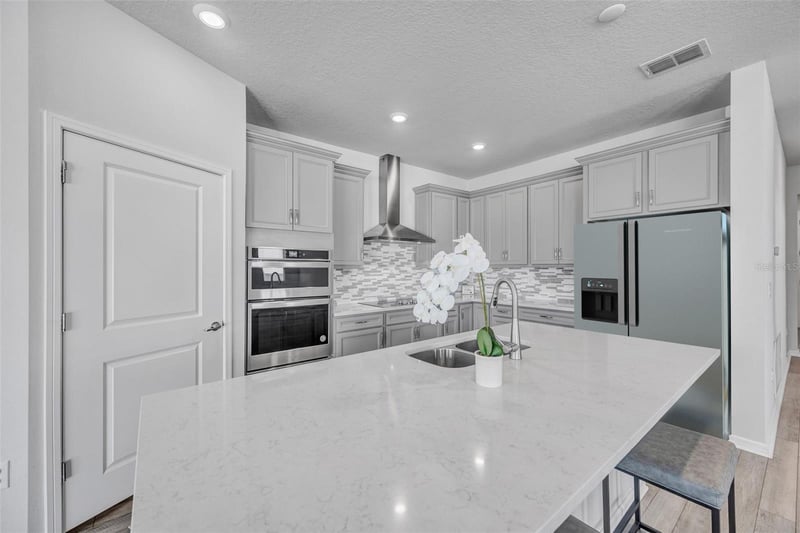 762 Parsons Mooring Ct, Seffner, FL 33584