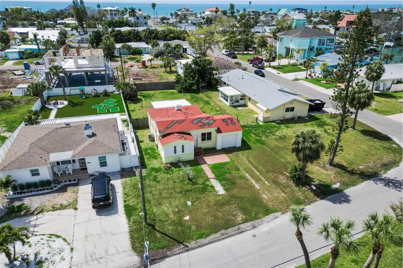 15822 Redington Dr, Redington Beach, FL 33708