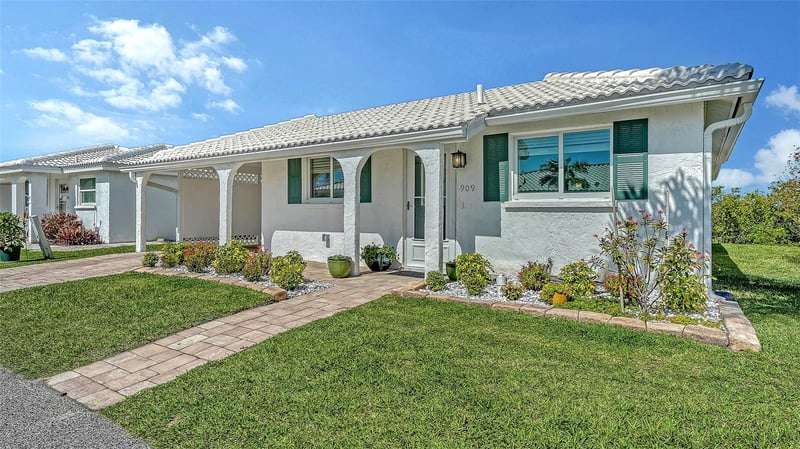 909 Spanish Dr, Longboat Key, FL 34228