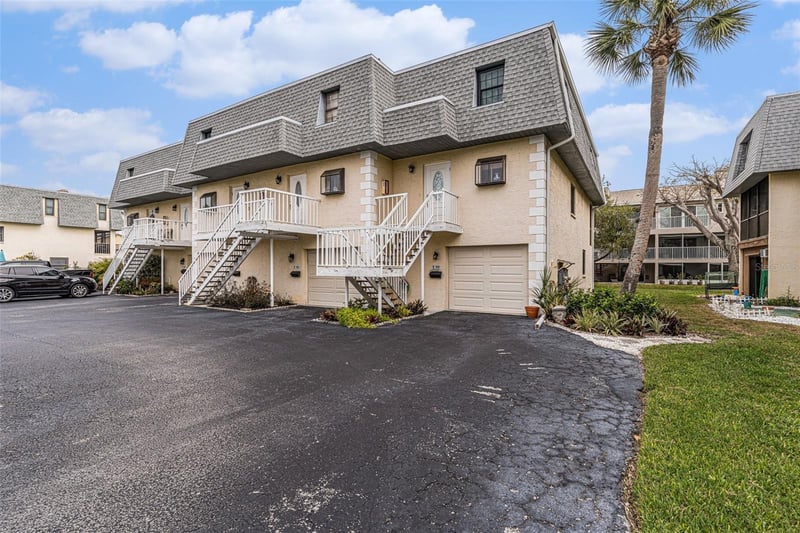 12465 2nd St #105B, Treasure Island, FL 33706