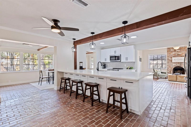 2901 Pelham Rd, St Petersburg, FL 33710