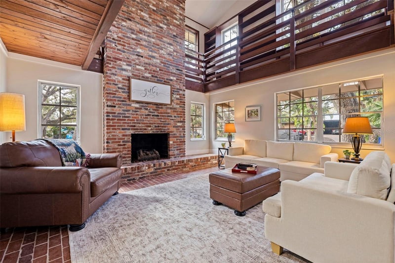 2901 Pelham Rd, St Petersburg, FL 33710