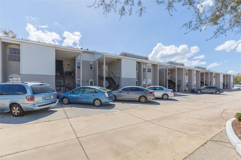4513 Oak Dr #Q62A, Tampa, FL 33611