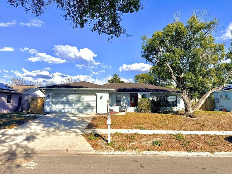 8731 Woodcrest Dr, Port Richey, FL 34668