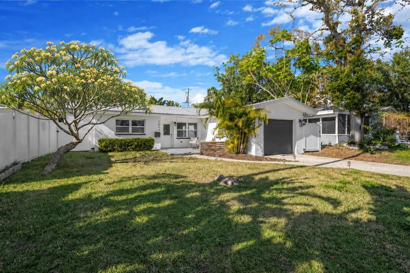 1867 Maryland Ave, St Petersburg, FL 33703