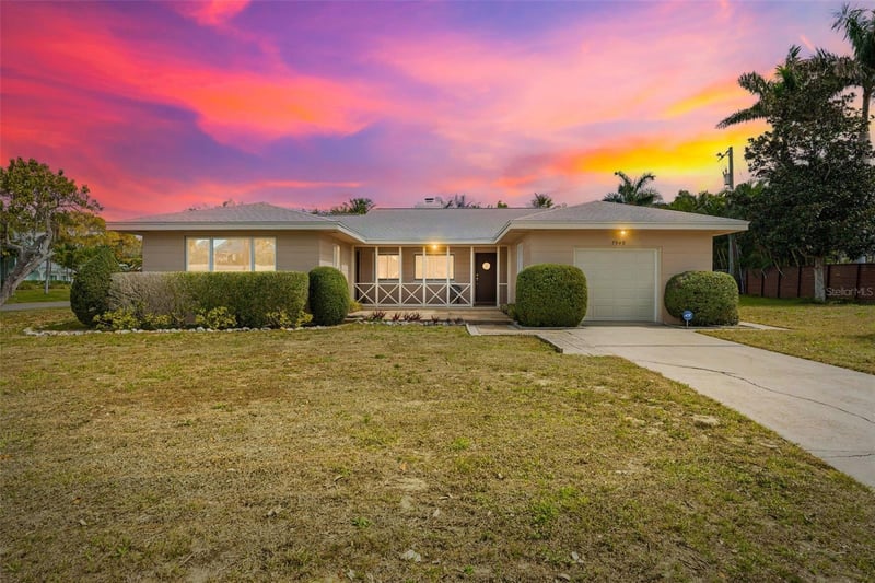 7549 Westmoreland Dr, Sarasota, FL 34243