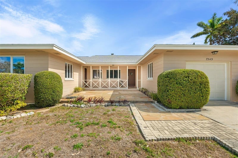 7549 Westmoreland Dr, Sarasota, FL 34243