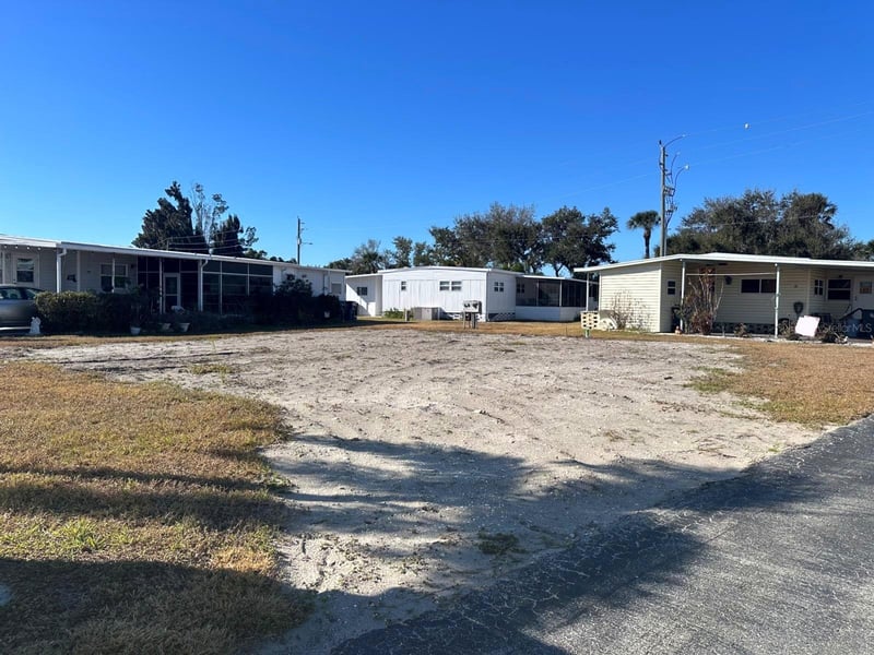 5302 Chateau Ln, Bradenton, FL 34207