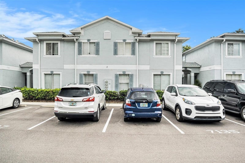 7135 Waterside Dr, Tampa, FL 33617