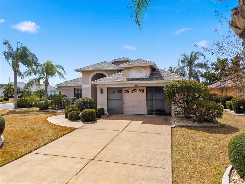 302 Northway Dr, Sun City Center, FL 33573